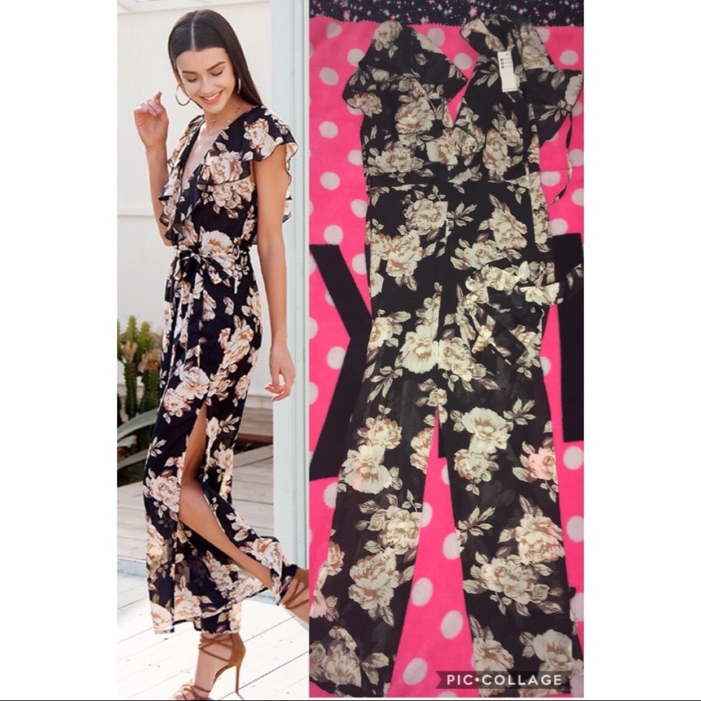 Cute floral romper SIZE SMALL NWT